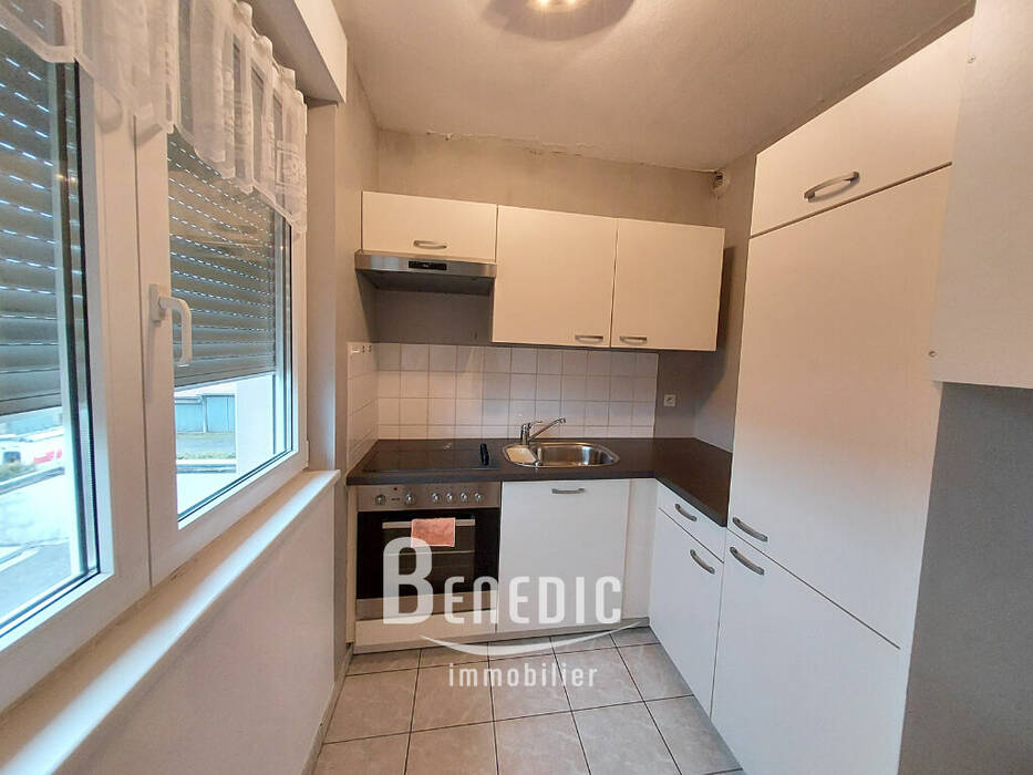 48492104b - Attribut alt par défaut.