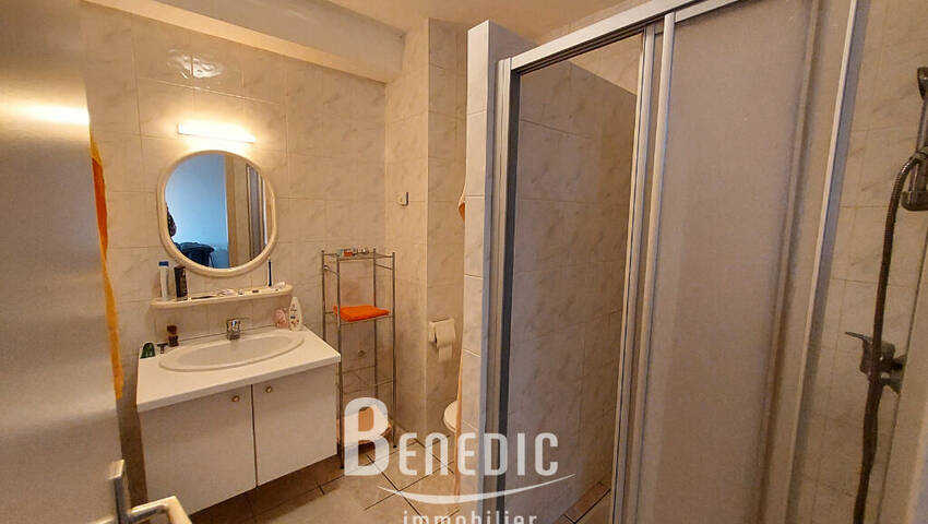 48492104c - Attribut alt par défaut.