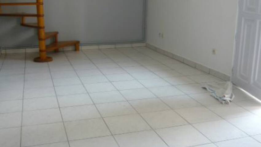 4247428d - Attribut alt par défaut.