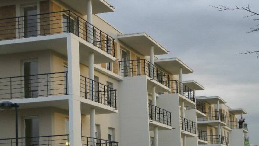 4253615c - Attribut alt par défaut.