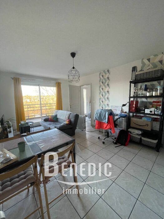 4255191b - Attribut alt par défaut.