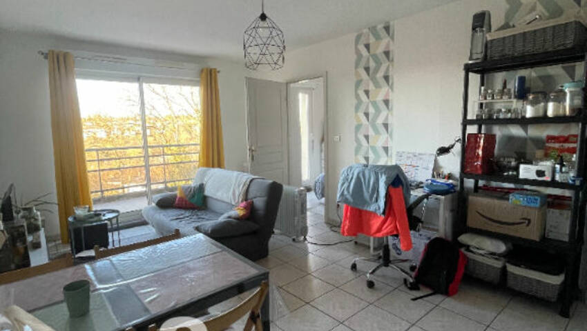 4255191b - Attribut alt par défaut.