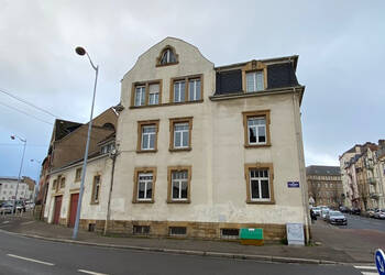 49073664b - Attribut alt par défaut.