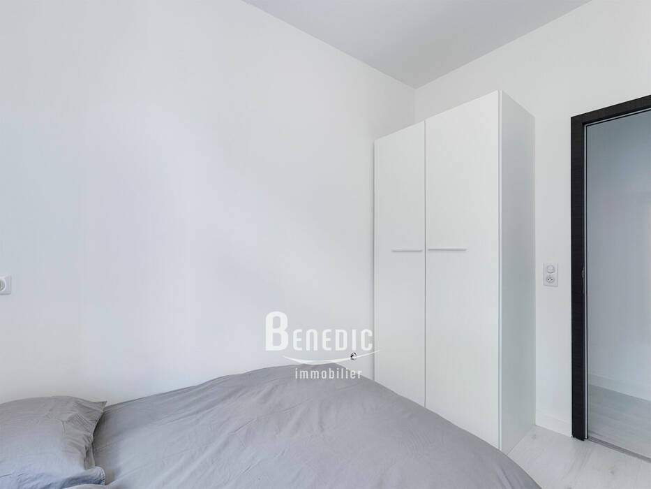 49085686f - Attribut alt par défaut.