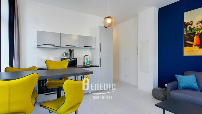 49085686d - Attribut alt par défaut.