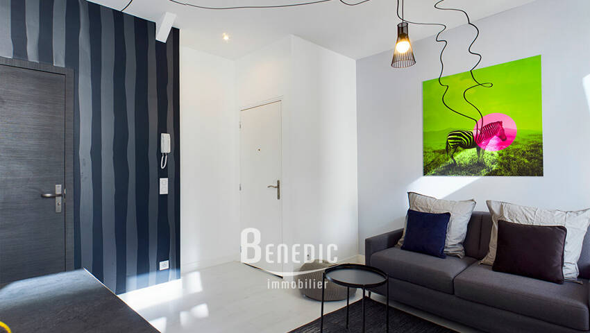 49085629c - Attribut alt par défaut.