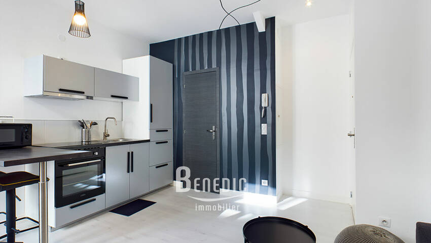 49085629d - Attribut alt par défaut.