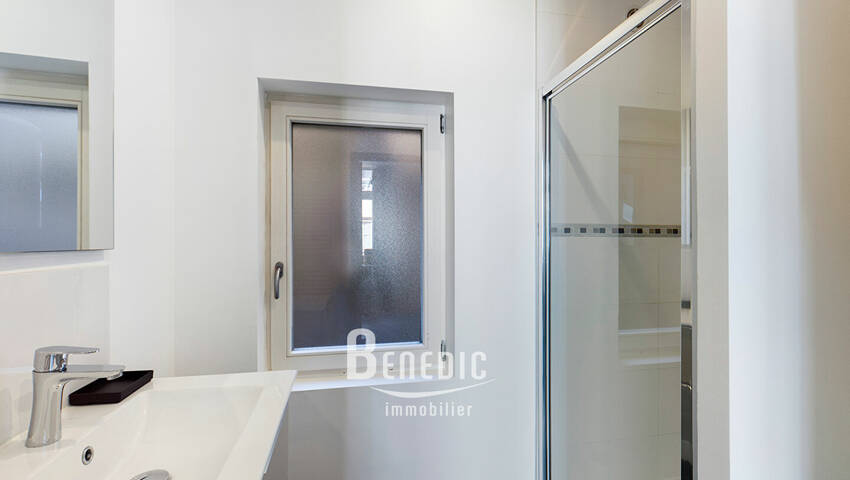 49085629f - Attribut alt par défaut.