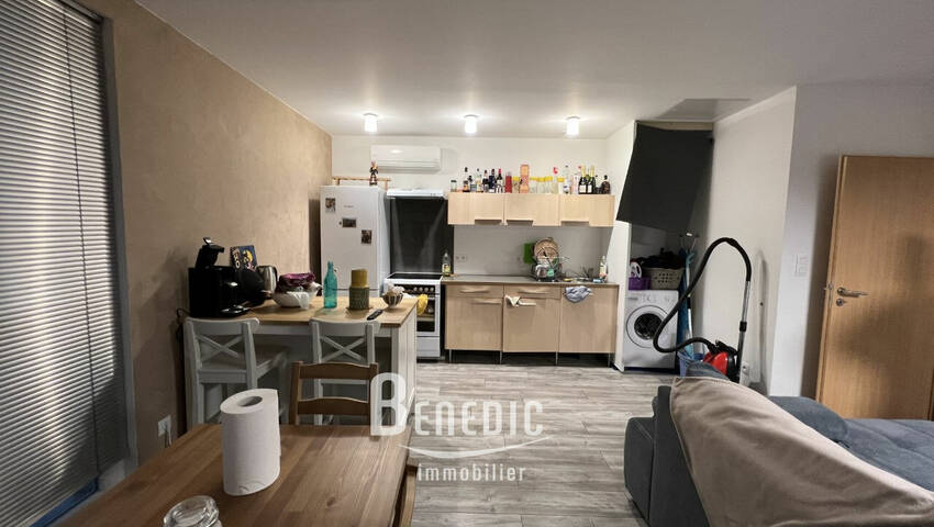 49163061b - Attribut alt par défaut.