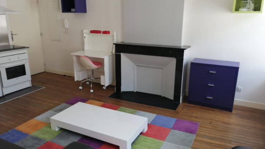 4281477b - Attribut alt par défaut.