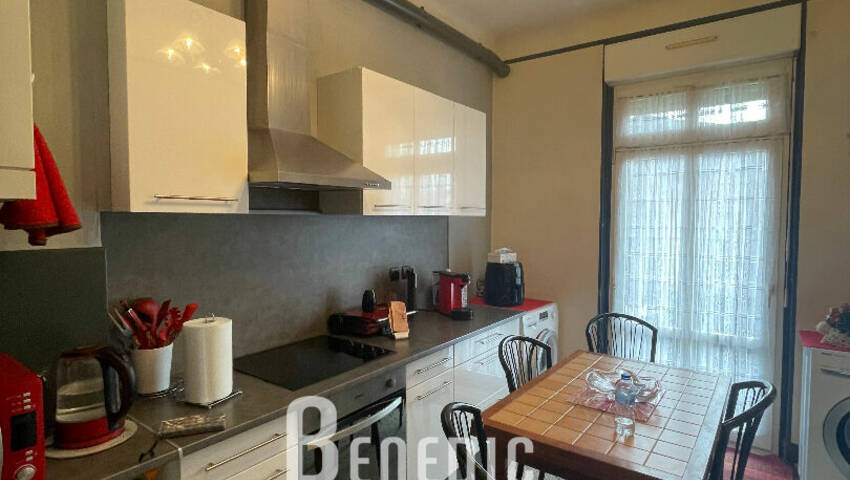 18748020a - Attribut alt par défaut.