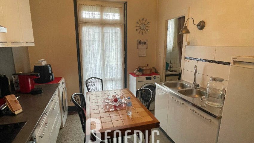 18748020b - Attribut alt par défaut.