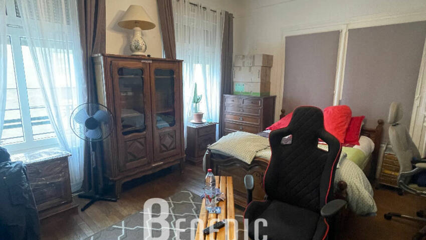 18748020g - Attribut alt par défaut.