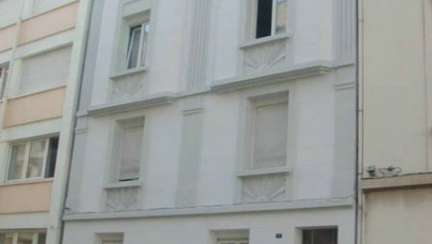 7004398f - Attribut alt par défaut.