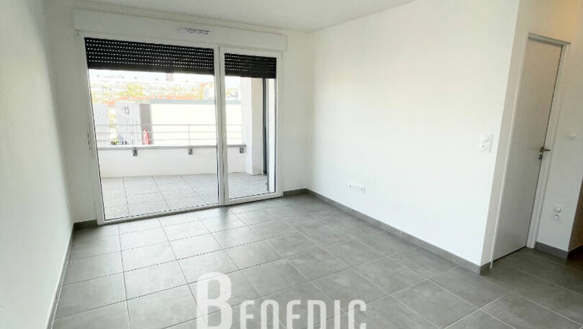 49389400a - Attribut alt par défaut.