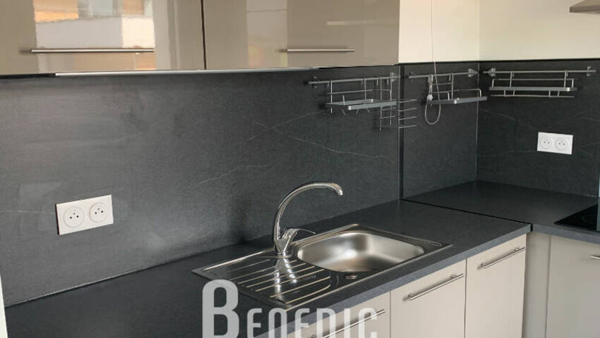 49389400c - Attribut alt par défaut.