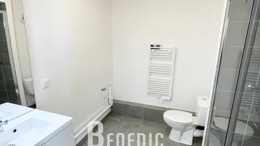 49389400f - Attribut alt par défaut.