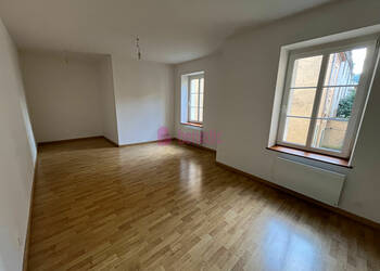 4253853b - Attribut alt par défaut.