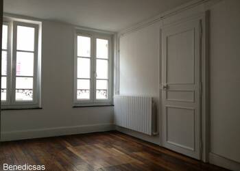 4253438a - Attribut alt par défaut.