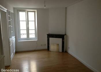 4253438b - Attribut alt par défaut.