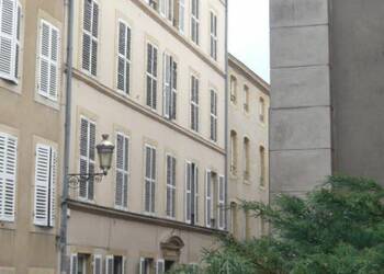 4253438c - Attribut alt par défaut.