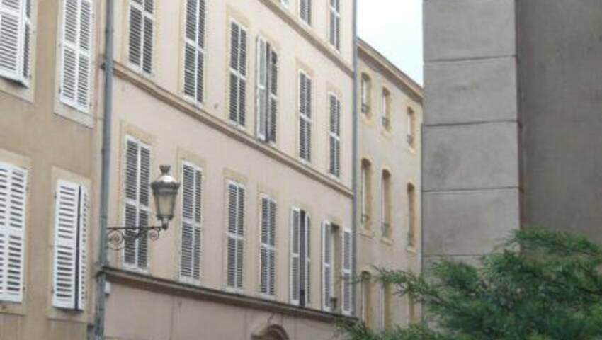 4253438c - Attribut alt par défaut.