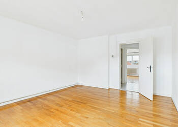 4247404b - Attribut alt par défaut.