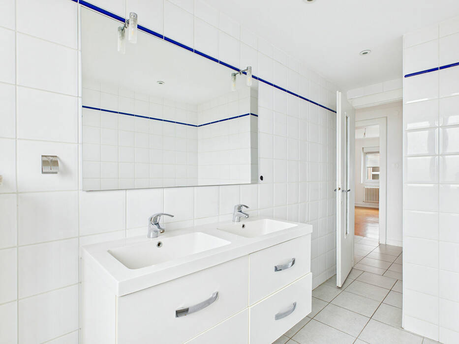 4247404j - Attribut alt par défaut.