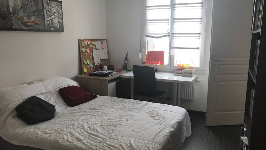 28325090d - Attribut alt par défaut.