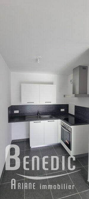 49691534b - Attribut alt par défaut.