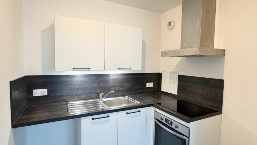 49691534b - Attribut alt par défaut.