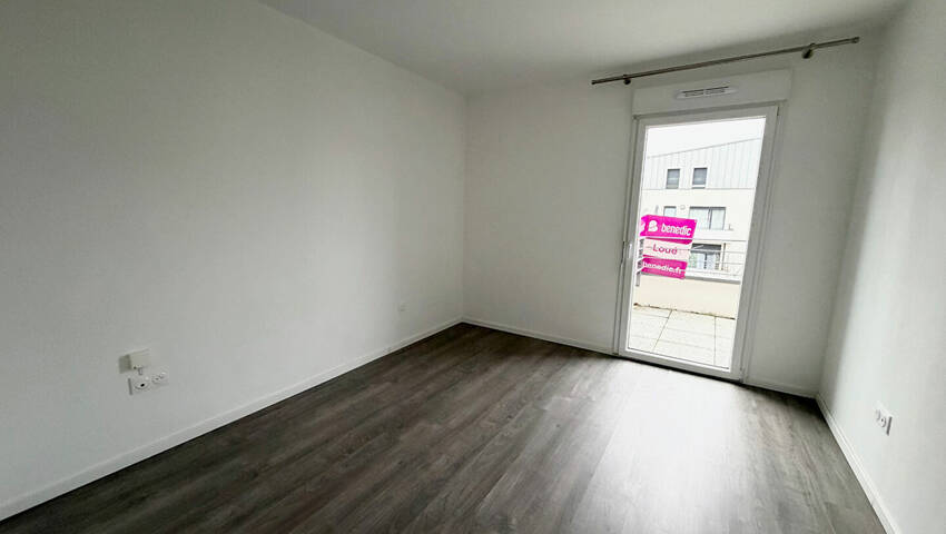 49691534d - Attribut alt par défaut.