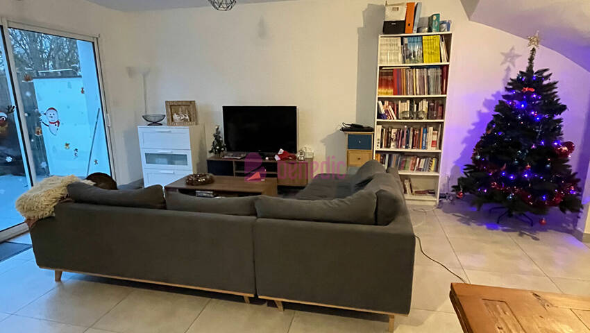 49701406a - Attribut alt par défaut.