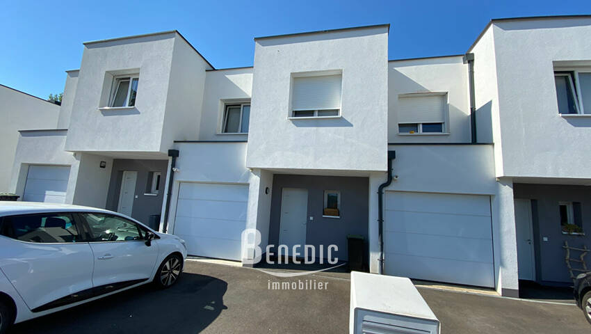 49701406b - Attribut alt par défaut.