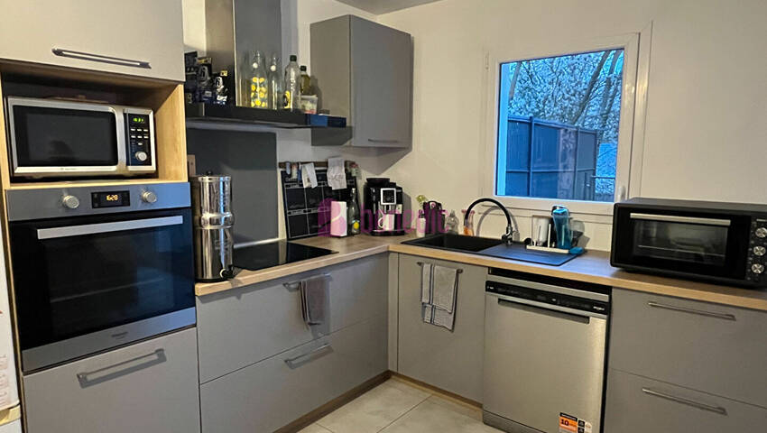 49701406c - Attribut alt par défaut.