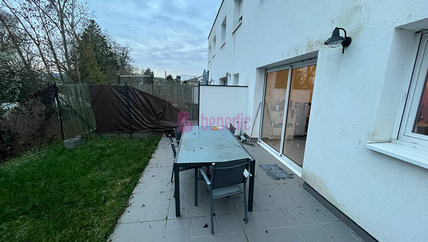 49701406e - Attribut alt par défaut.