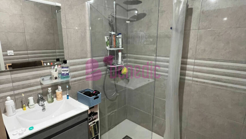 49701406h - Attribut alt par défaut.