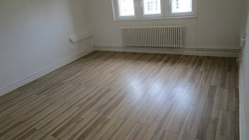 4253993l - Attribut alt par défaut.