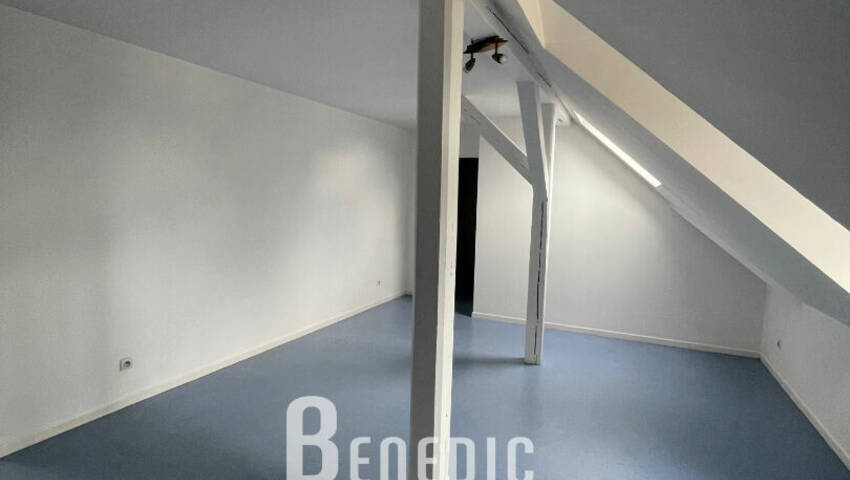 4254342b - Attribut alt par défaut.