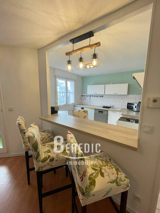 49868087b - Attribut alt par défaut.