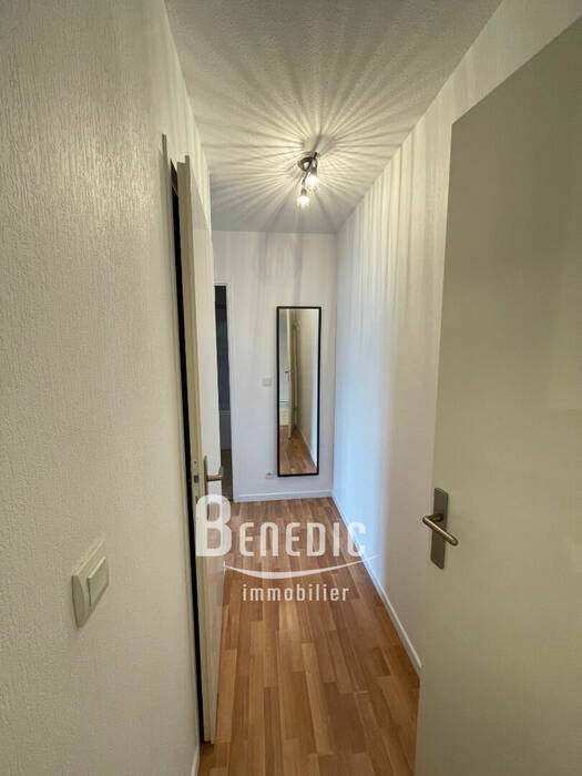 49868087m - Attribut alt par défaut.