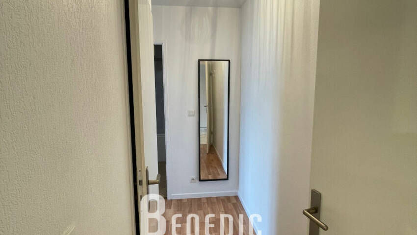 49868087m - Attribut alt par défaut.