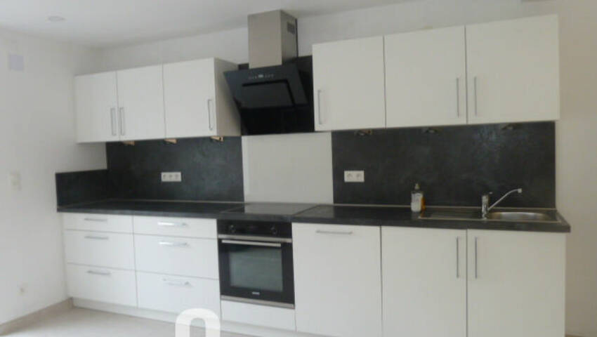 49773111b - Attribut alt par défaut.