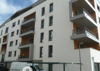 49943013b - Attribut alt par défaut.