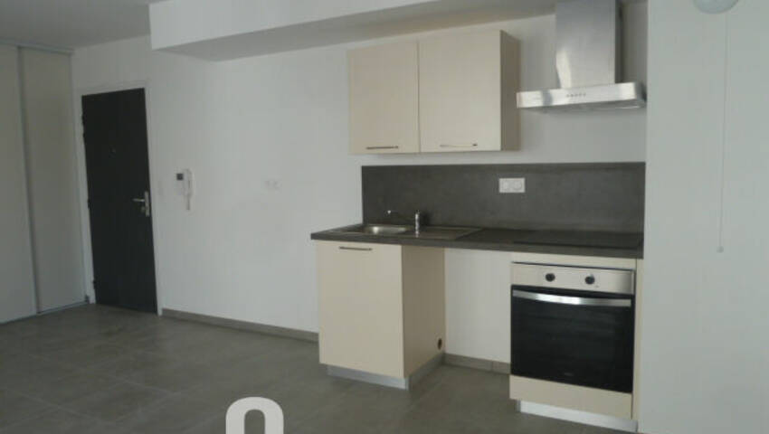 49943013e - Attribut alt par défaut.