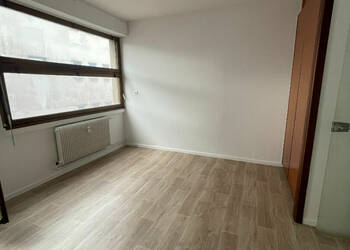 4256076b - Attribut alt par défaut.