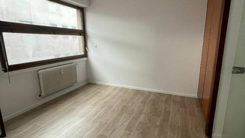 4256076b - Attribut alt par défaut.