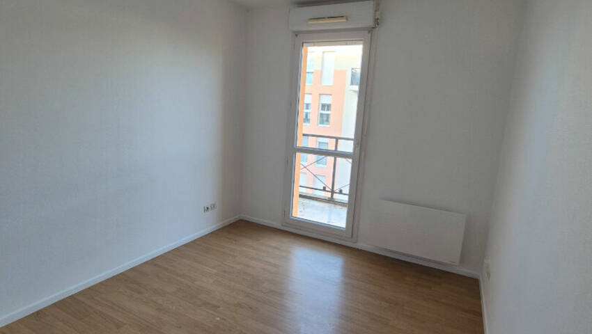 4254292d - Attribut alt par défaut.