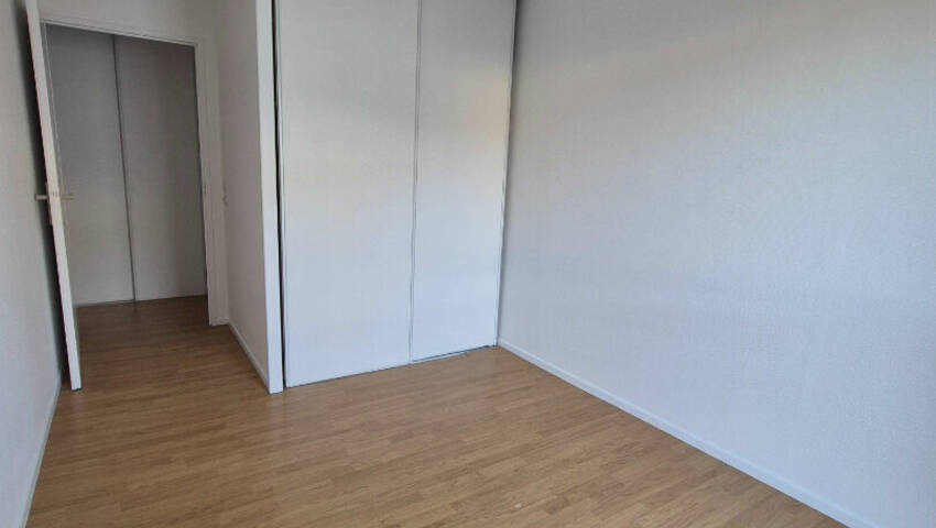 4254292e - Attribut alt par défaut.