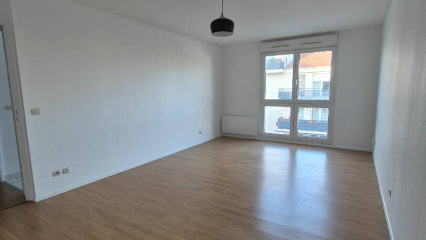 4254292h - Attribut alt par défaut.